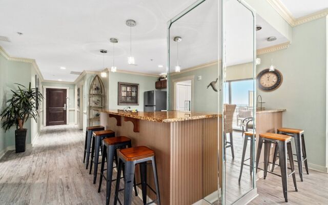 Rooftop Views of The Gulf! 1800 Square Foot Private Rooftop Terrace!