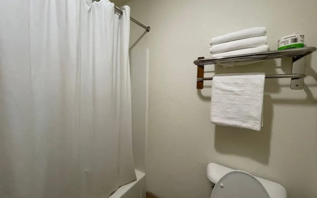 Wamego Inn and Suites