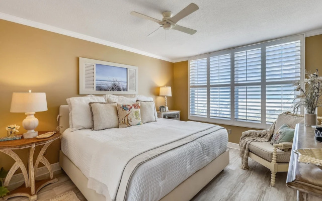 Magnolia House 501 2 Bedroom Condo by RedAwning