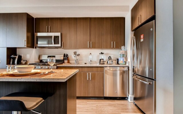 Global Luxury Suites at South Arlington