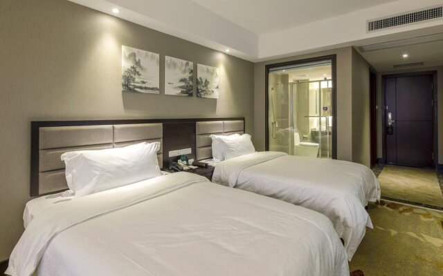 Camphor Forest Hotel