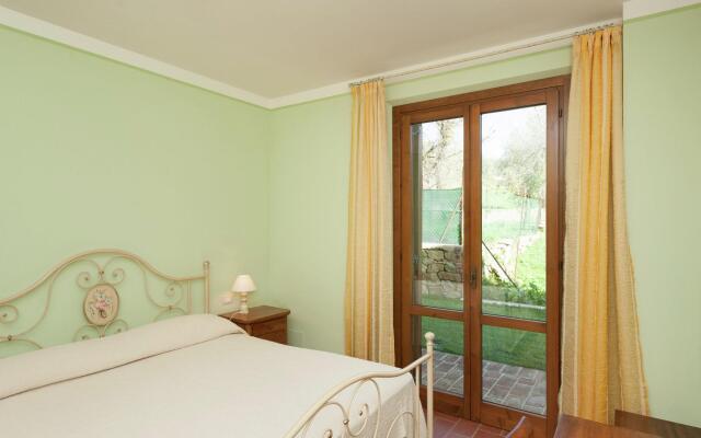 Apartment in Monte del Lago Near Lake Trasimeno