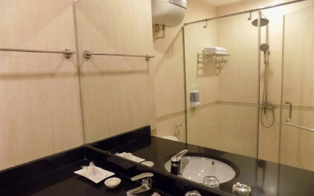 Hanoi Golden Charm Hotel