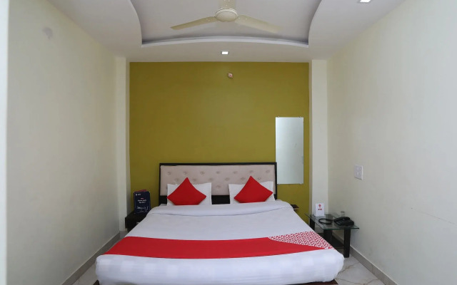 OYO 10969 Hotel US Residency