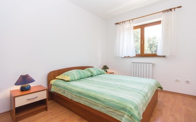 Stunning Home in Pula With Wifi and 4 Bedrooms