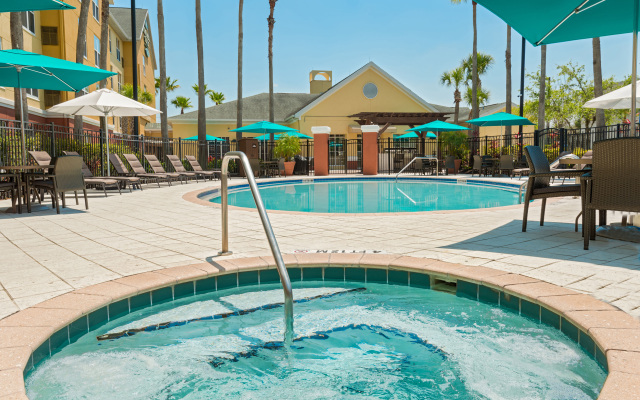 Homewood Suites by Hilton® Orlando-UCF Area