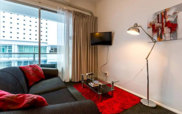 Modern 1 Bedroom Apartment on Princes Wharf