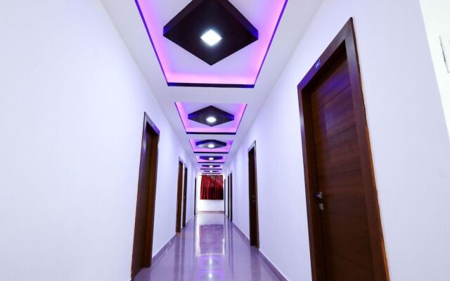 OYO 8964 Malabar Plaza Hotel