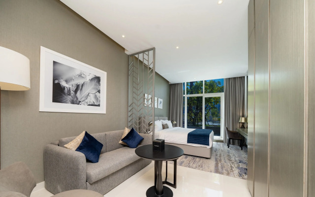 Sleek Studio in Privé with Stunning Canal View