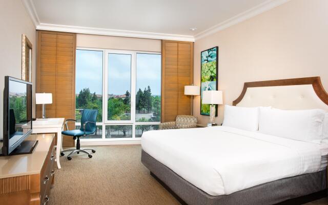 DoubleTree by Hilton San Diego Bayside