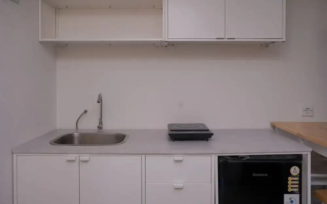 Warm And Simply Studio At Cisauk Point Apartment