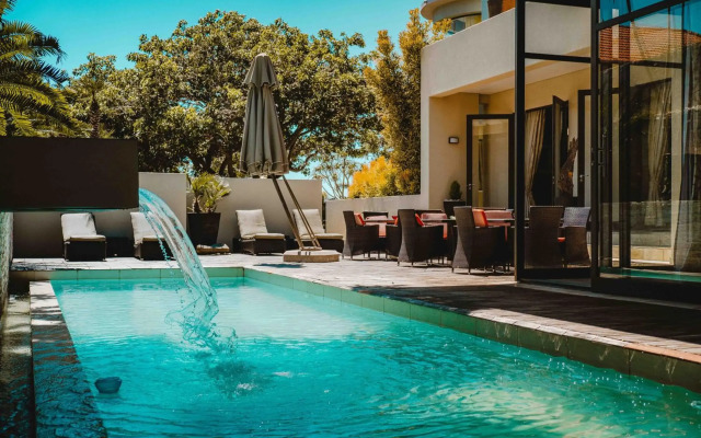 No5 Boutique Art Hotel by Mantis