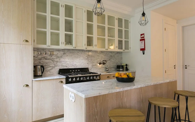 JOIVY Stunning 2BR Apt w/garden, by the Avenida subway & Botanical Garden of Lisbon