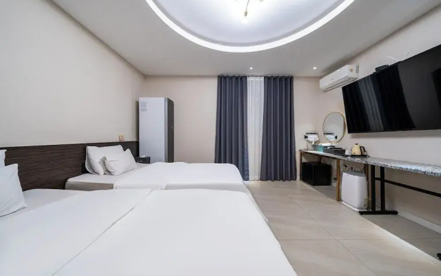 Knox Hotel