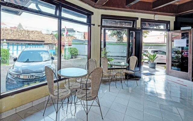 OYO 90283 Hotel Rajadani Ackni