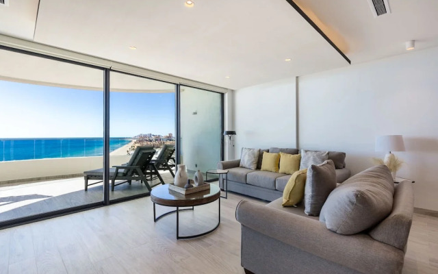 Oceanfront Vibes Iconic Beachside Getaway