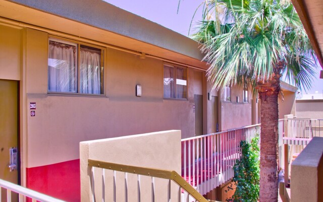 Travelodge Phoenix Downtown