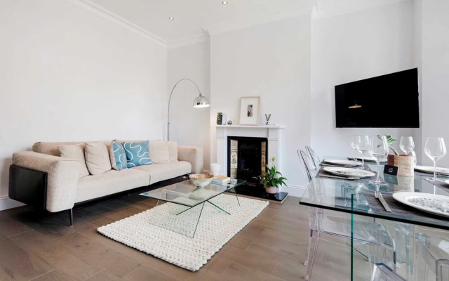Modern and Bright Highgate Gem