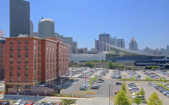 Hampton Inn & Suites Pittsburgh-Downtown