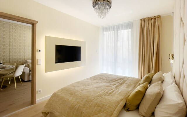 Emerald Downtown Suites