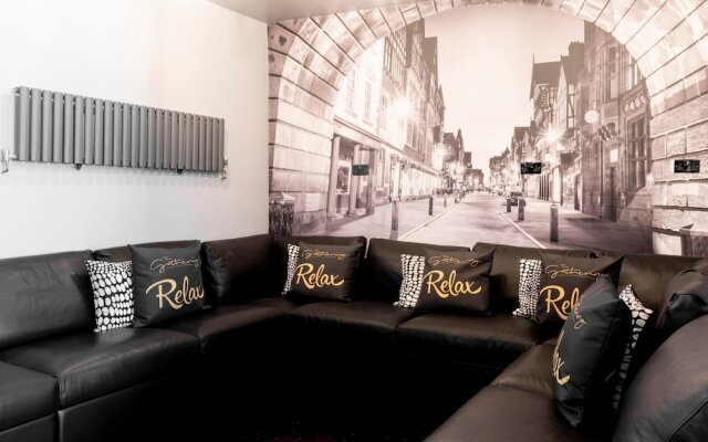 The Sailing Club - 6 Bedroom Hot Tub Town Centre