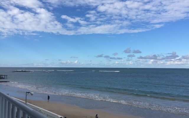 Beach Front  Amapola SeaSide Apt