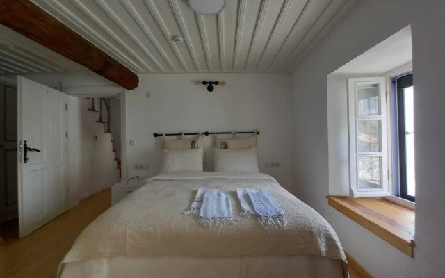 Nil House