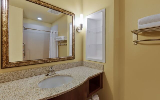 Holiday Inn Express Hotel & Suites Salina