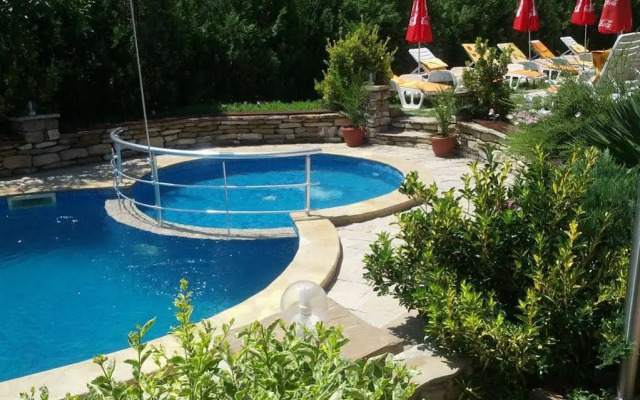 Perla Family Hotel