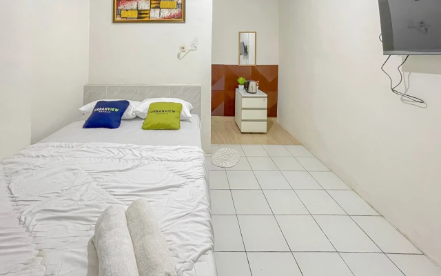 Urbanview Grey CSB Mall Cirebon – Guest Rooms – Cirebon