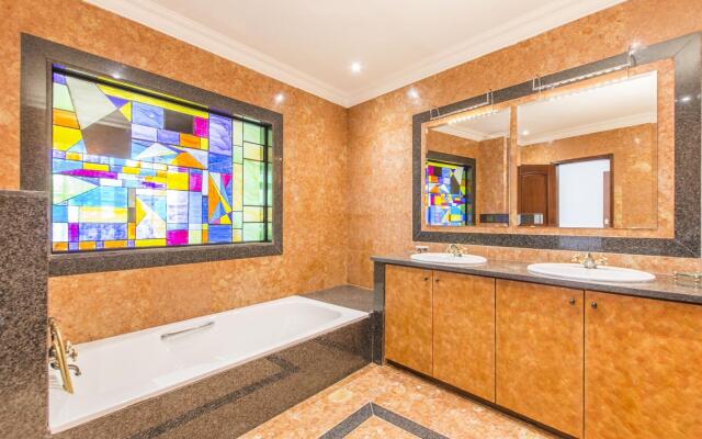 Villa Maia (AL) in Corroios