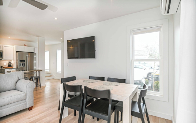 Latitude Adjustment Walk to Beach & Dining!