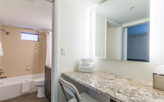 Hibiscus Suites - Gateway to Siesta Key