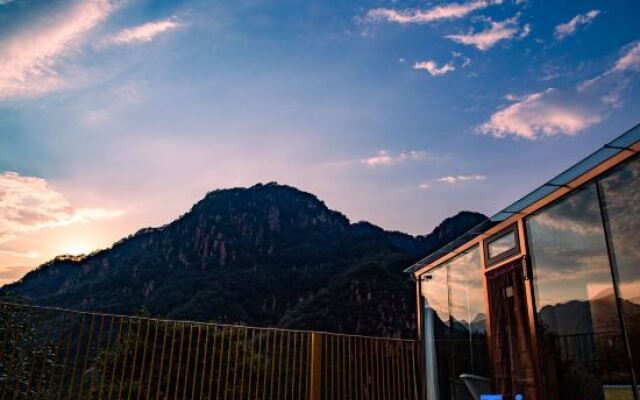 Xiangbo Bowen Travel has a mining homestay at home