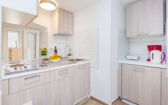 Aquarius Apartments by DuHomes