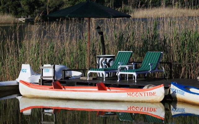 Moontide Guest Lodge