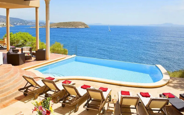 Villa in Tranquil Location