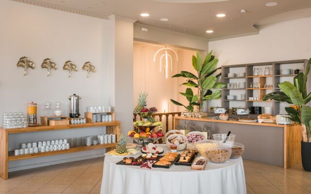 Makis Hotel Skala