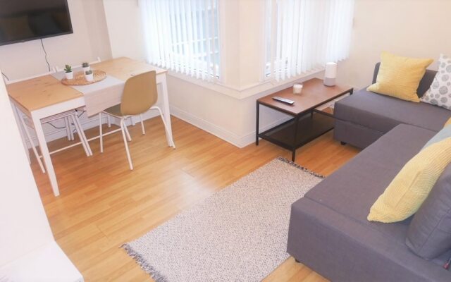 New Sleek 1Bd Flat Super Central Liverpool City