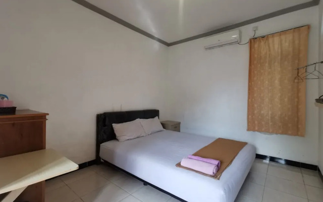 OYO 94061 Bungas Guesthouse Syariah