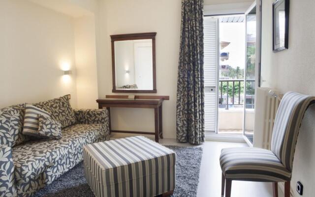 Rovira Hotel