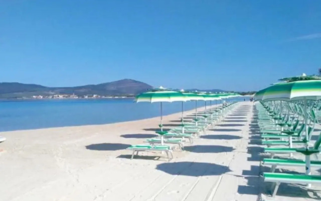 Oltremare apartment with large veranda for 6 people