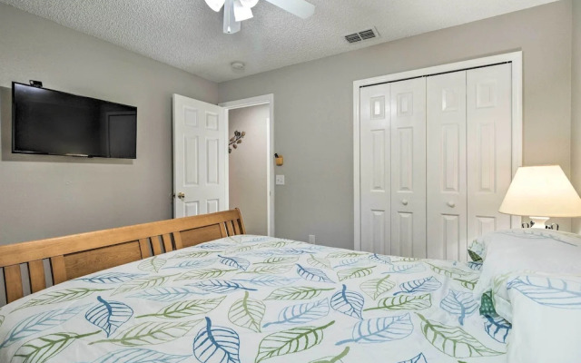 Kissimmee Retreat: Fenced-in Yard w/ Pool!