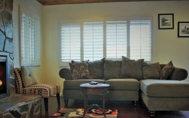 Lakefront Amazing Views - Modern B