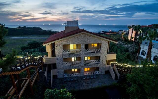 Witch's  broomstick Pension