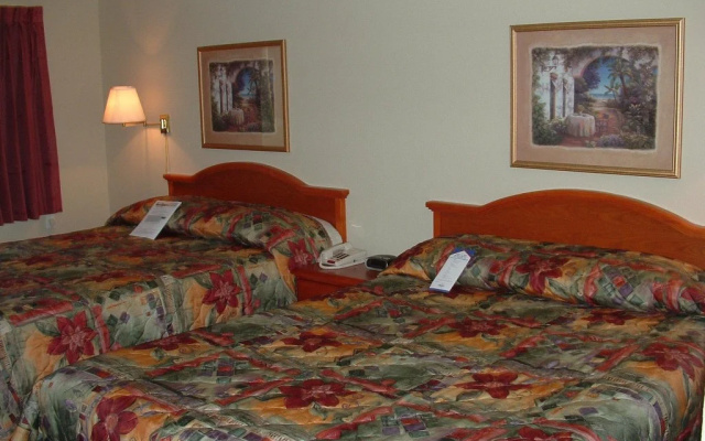 Lantern Inn & Suites