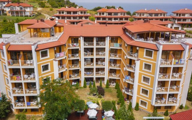 Hotel Vemara Club