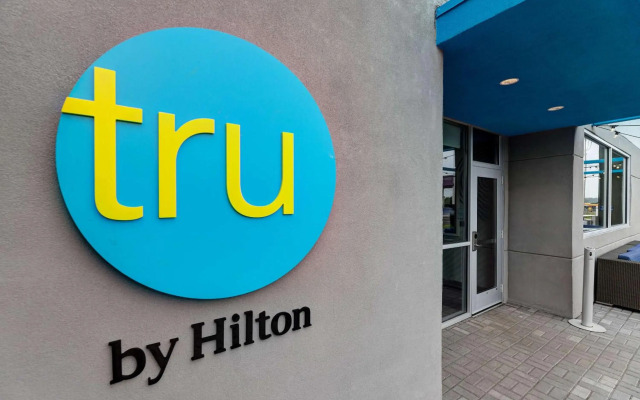 Tru by Hilton Grantville, PA