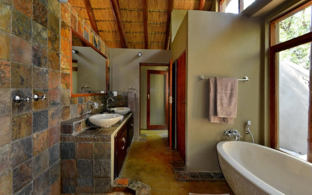 Black Rhino Game Lodge