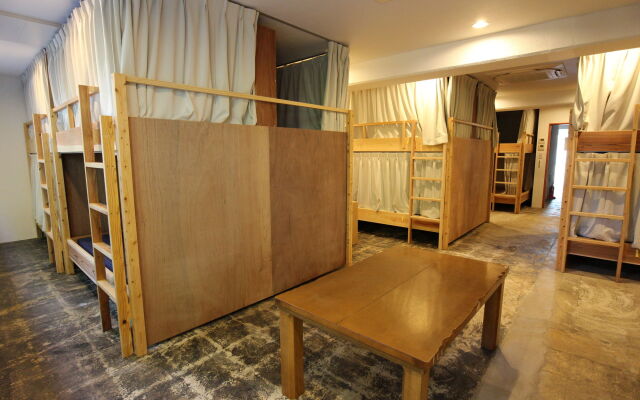 Bird Hostel